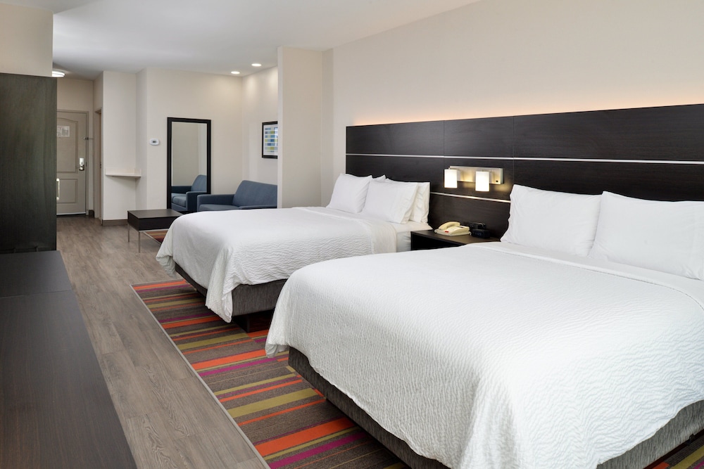 holiday inn express and suites carthage by ihg