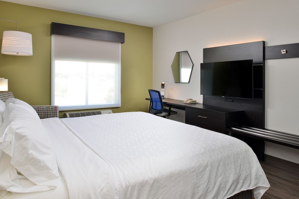 holiday inn express and suites carthage by ihg