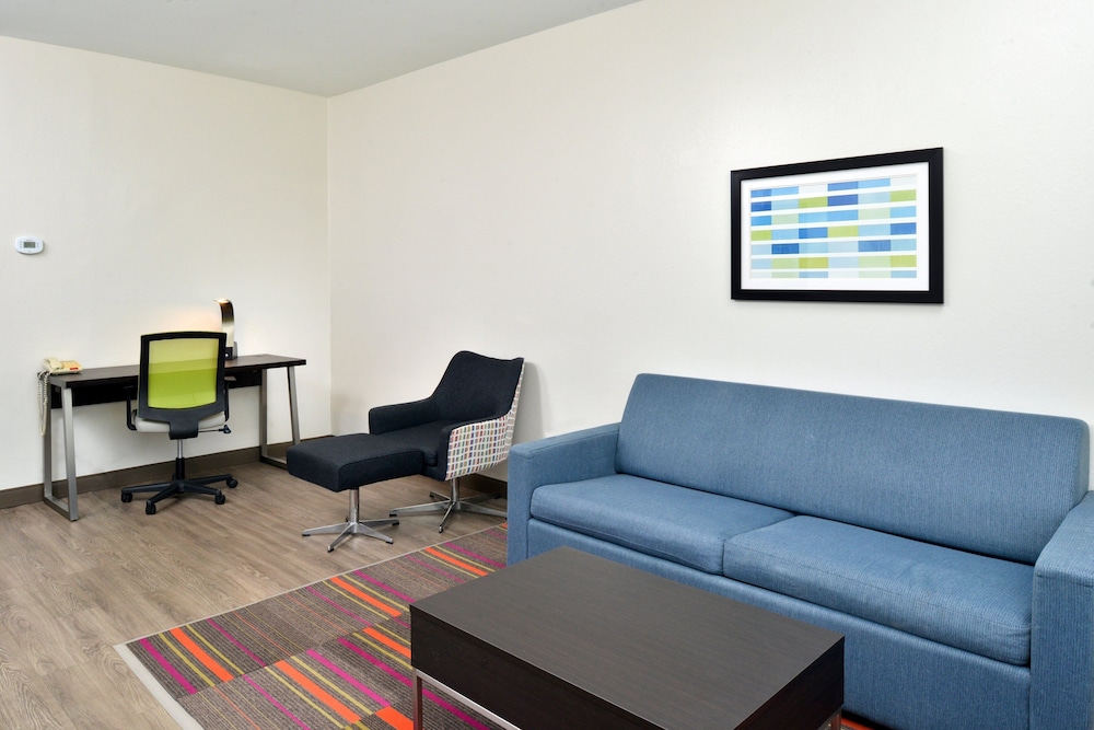 holiday inn express and suites carthage by ihg