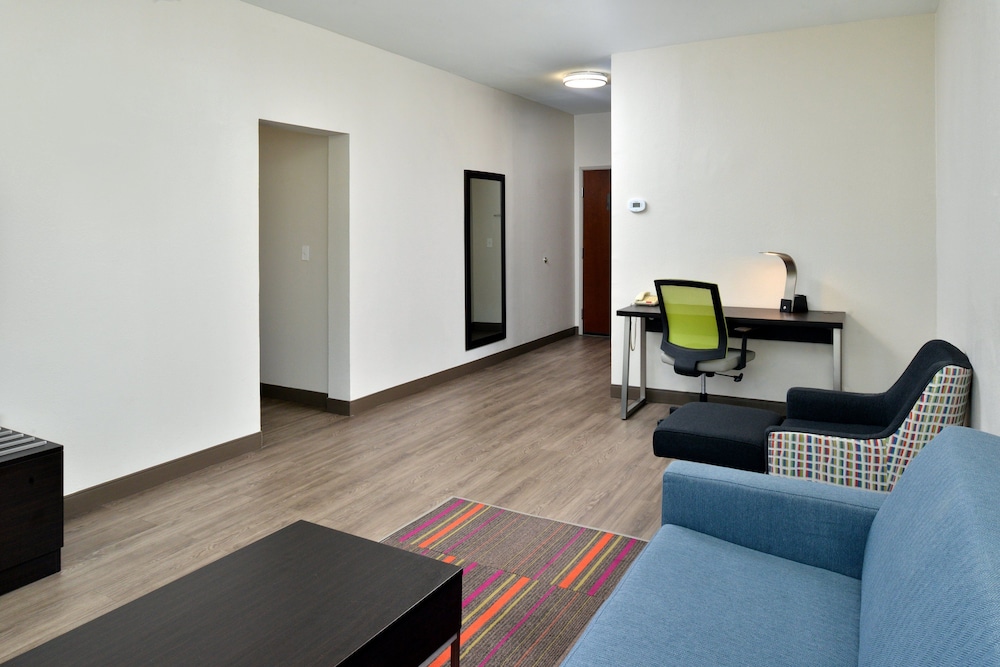 holiday inn express and suites carthage by ihg