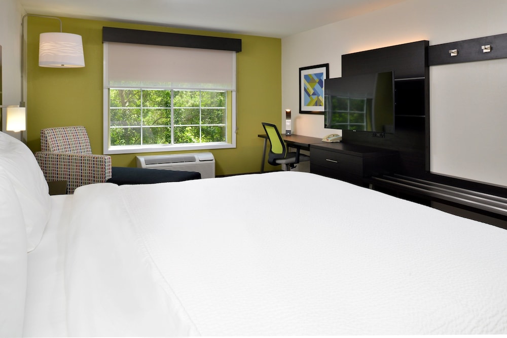 holiday inn express and suites carthage by ihg