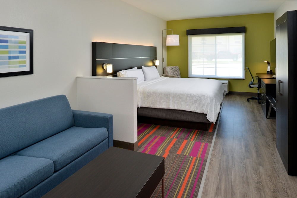 holiday inn express and suites carthage by ihg