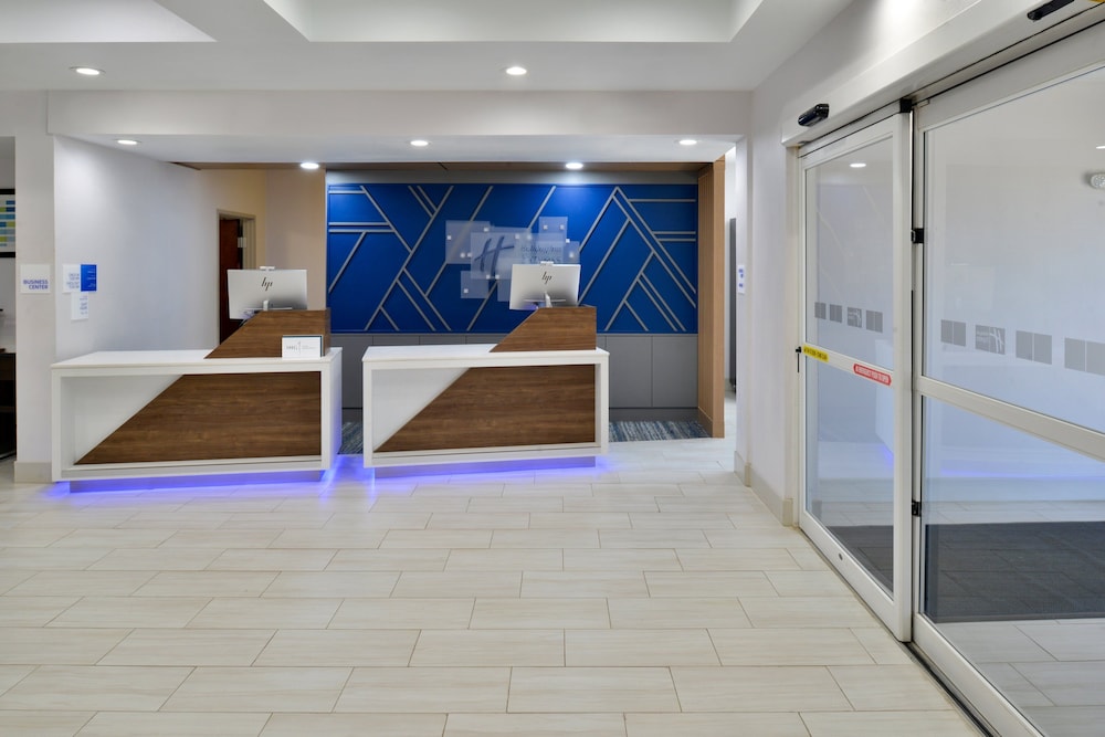 holiday inn express and suites carthage by ihg