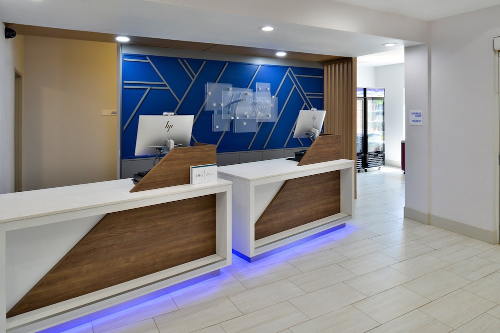 holiday inn express and suites carthage by ihg