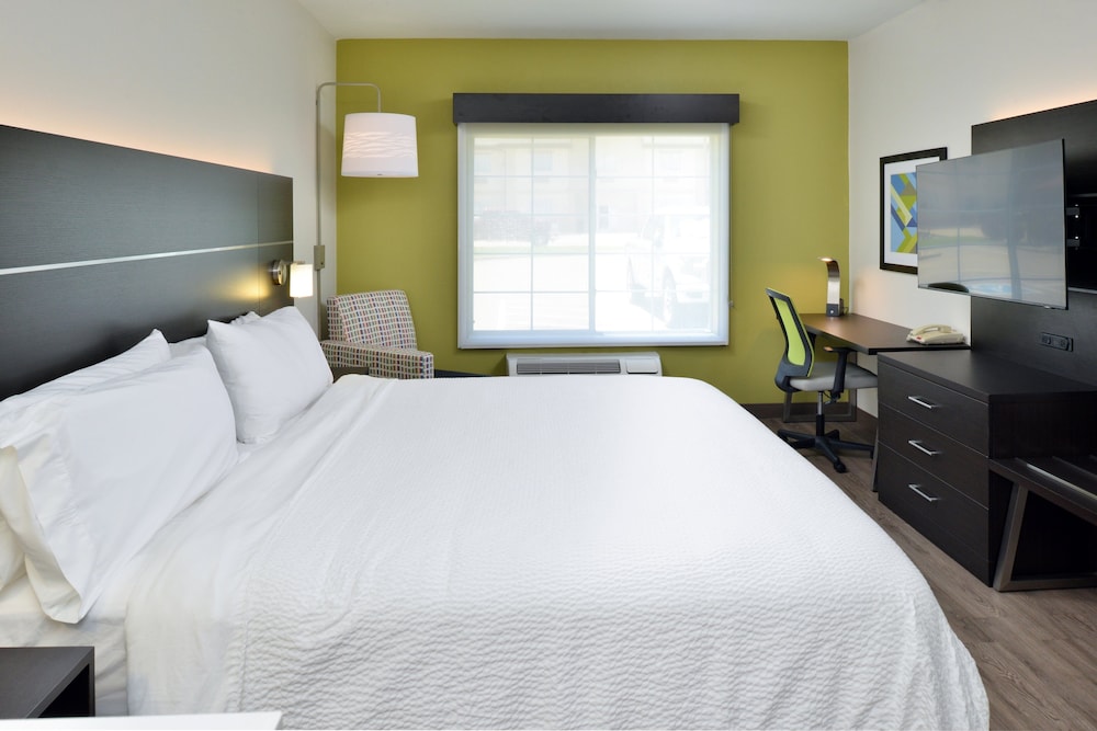 holiday inn express and suites carthage by ihg