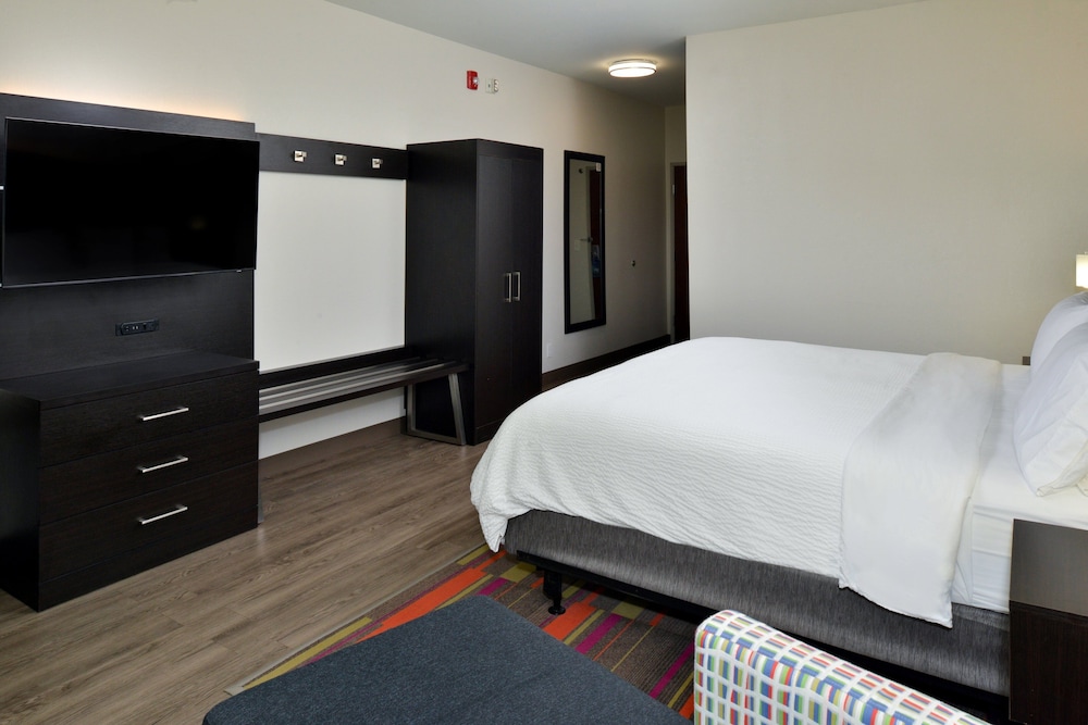 holiday inn express and suites carthage by ihg