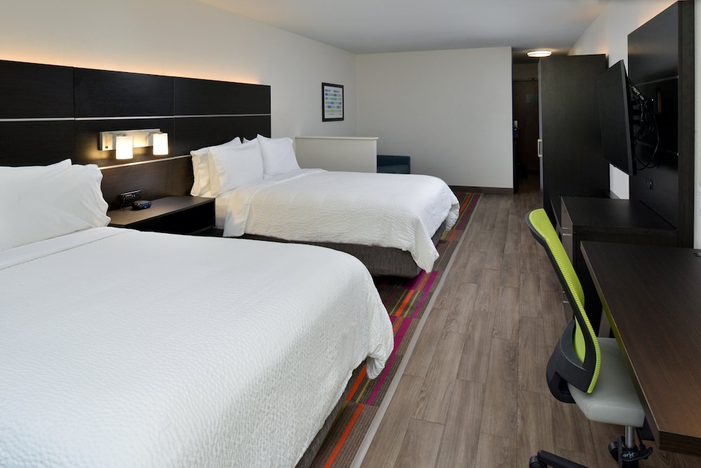 holiday inn express and suites carthage by ihg