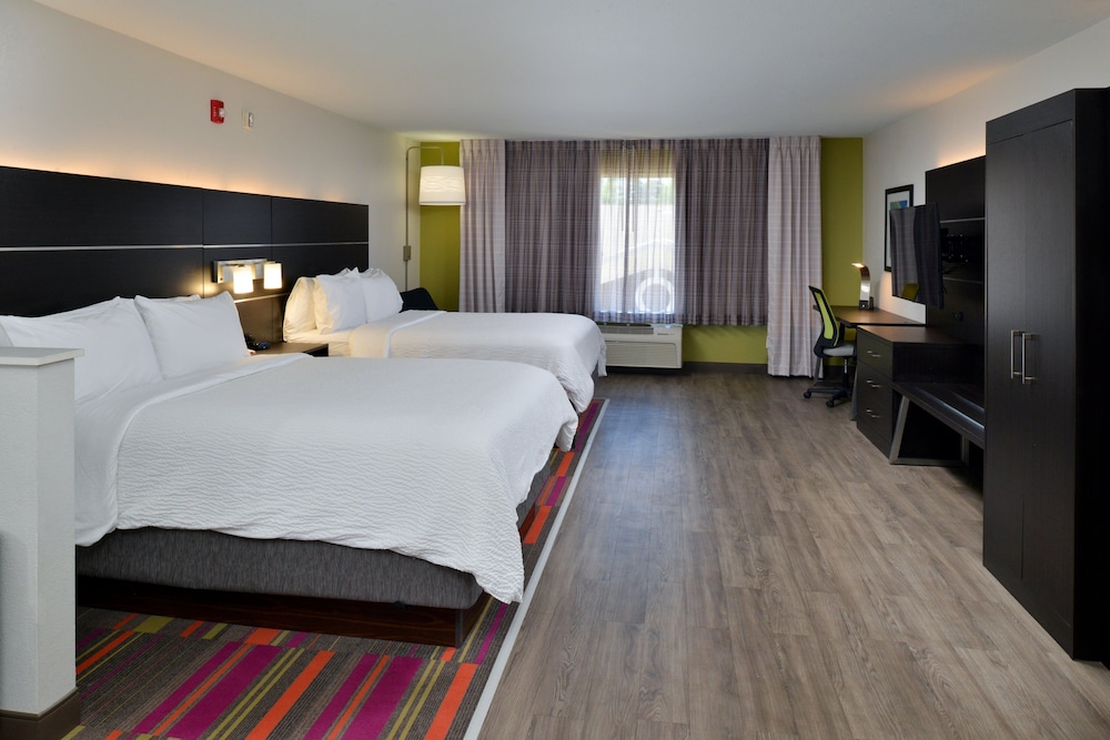 holiday inn express and suites carthage by ihg