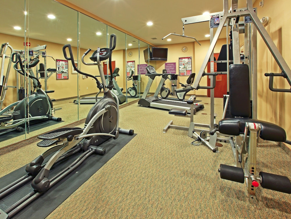 holiday inn express and suites carthage by ihg