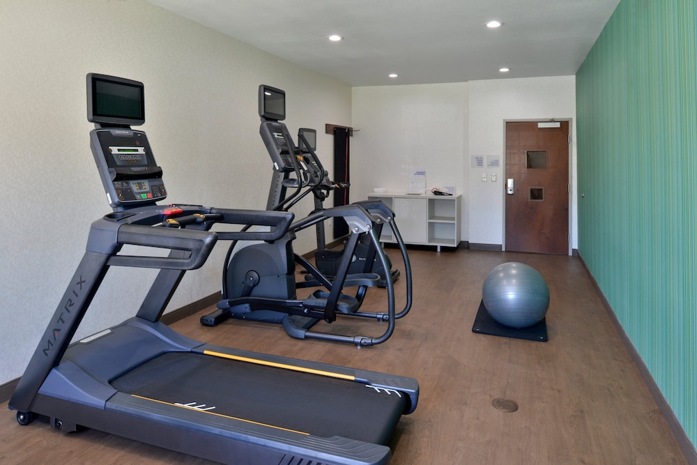 holiday inn express and suites carthage by ihg