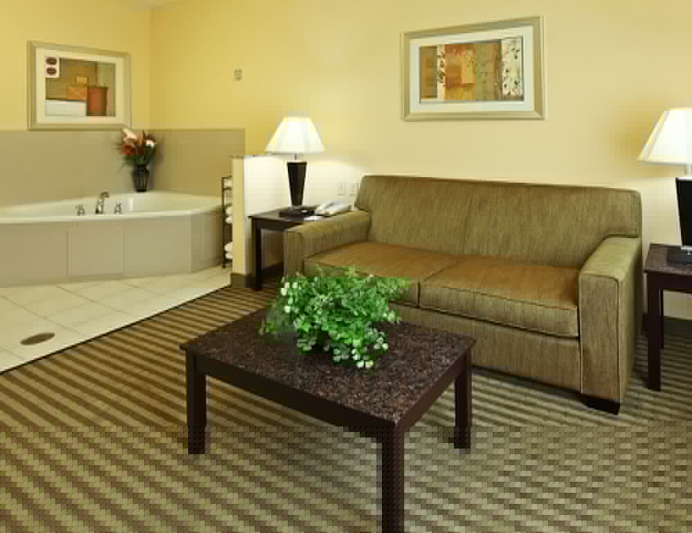 holiday inn express and suites carthage by ihg