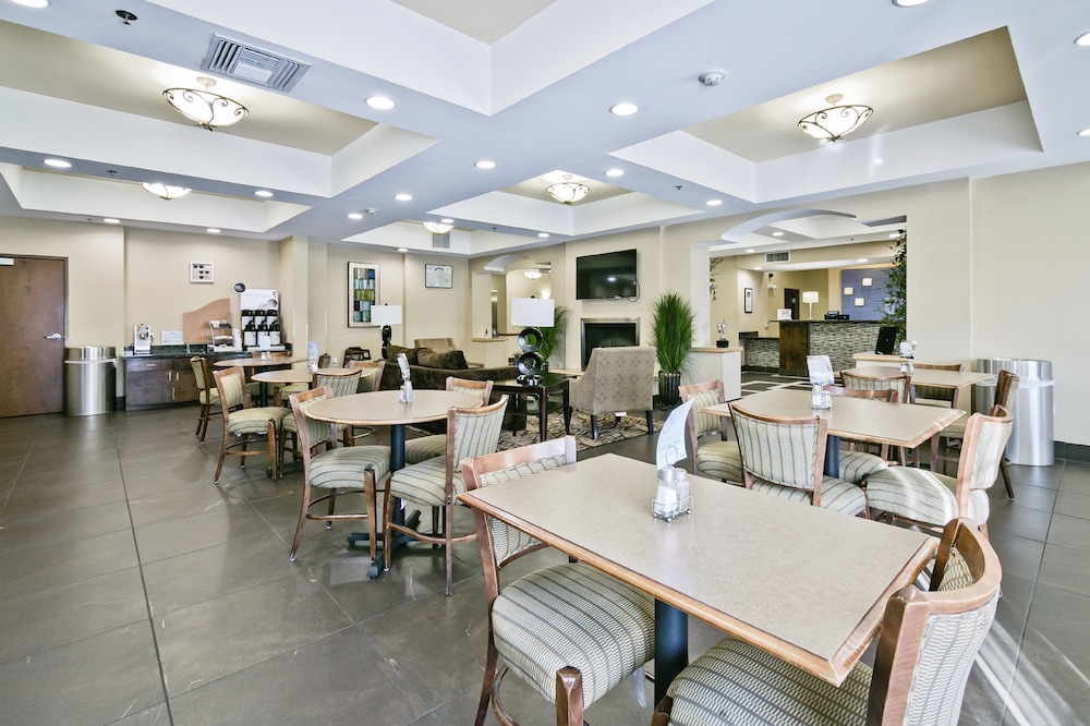 holiday inn express and suites carthage by ihg