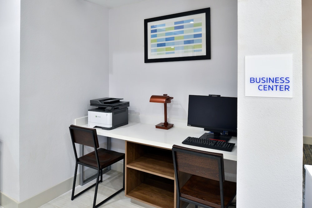 holiday inn express and suites carthage by ihg
