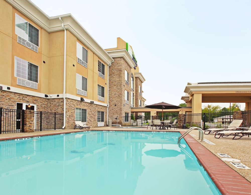 holiday inn express and suites carthage by ihg