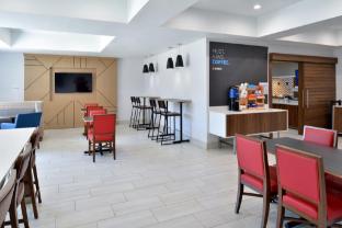 holiday inn express and suites carthage by ihg