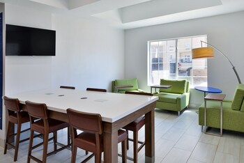 Holiday Inn Express & Suites Carthage By Ihg,Texas>>Carthage,3 star