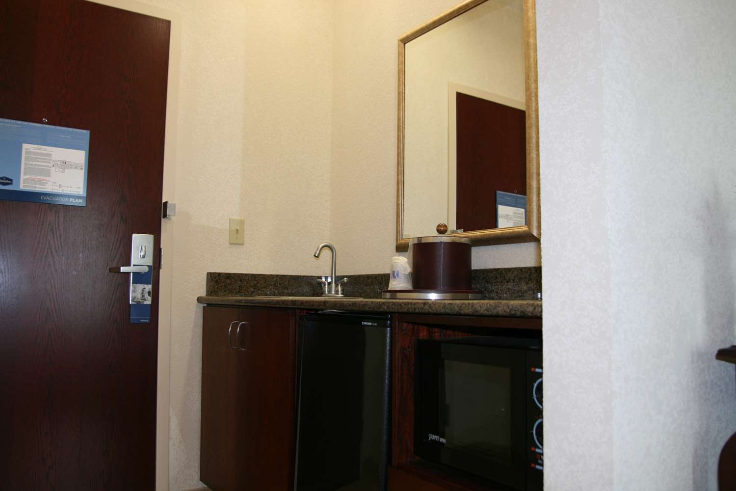 hampton inn and suites cleveland mentor