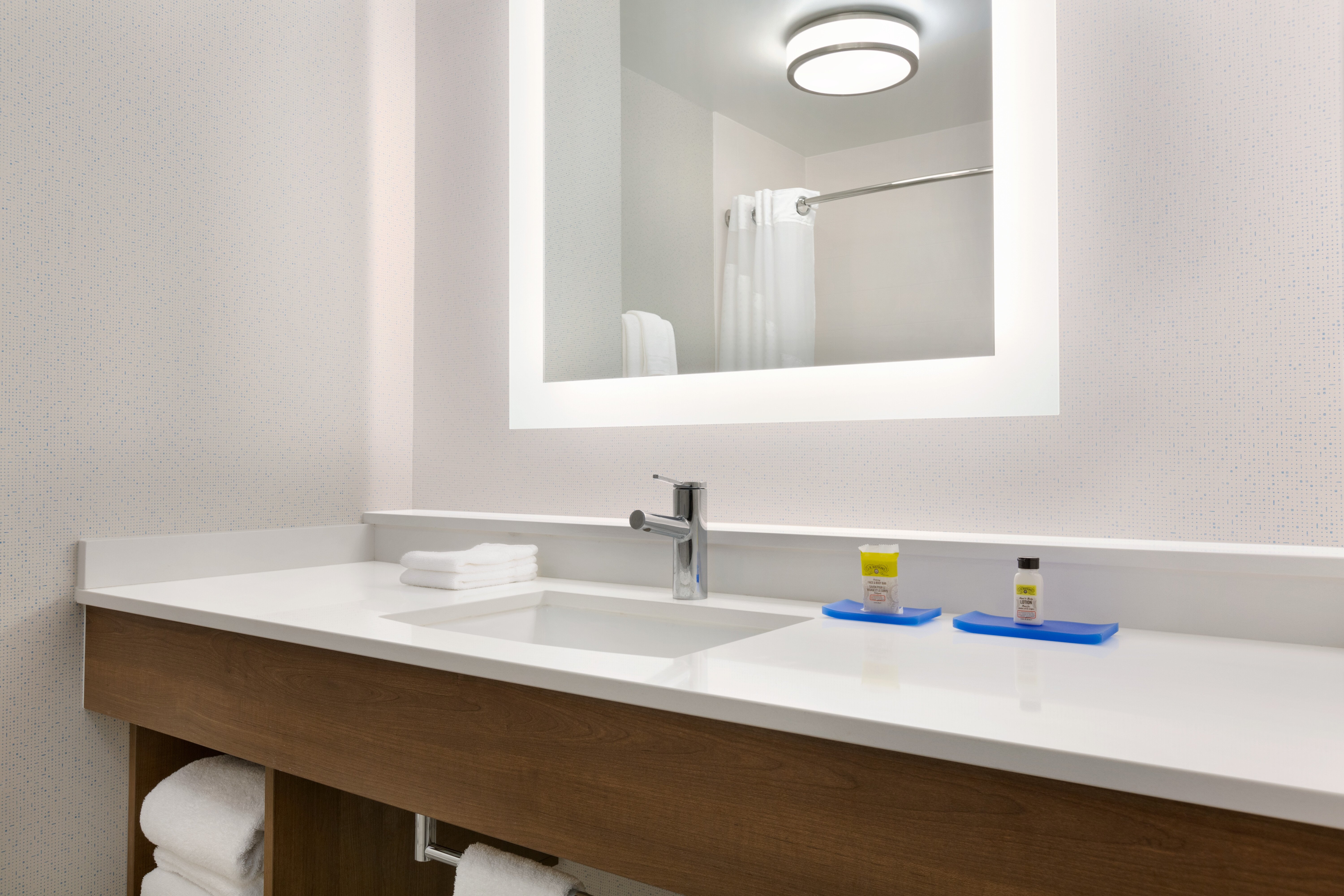 holiday inn express hotel and suites merced by ihg
