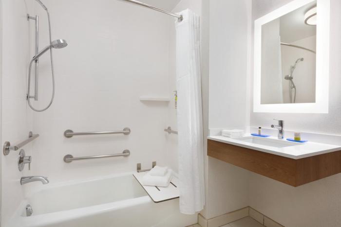 holiday inn express hotel and suites merced by ihg