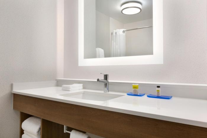 holiday inn express hotel and suites merced by ihg