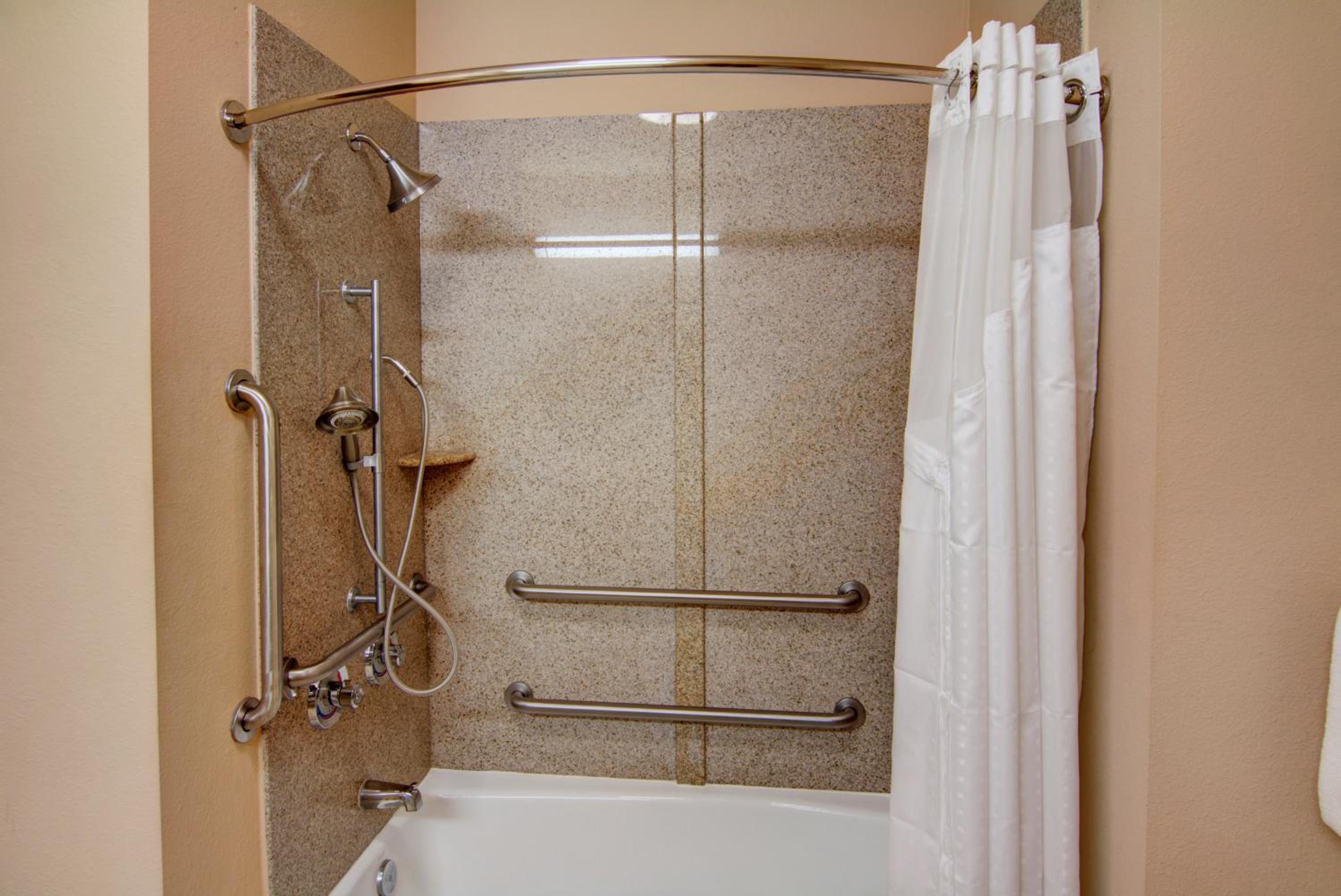 holiday inn express and suites paris texas by ihg