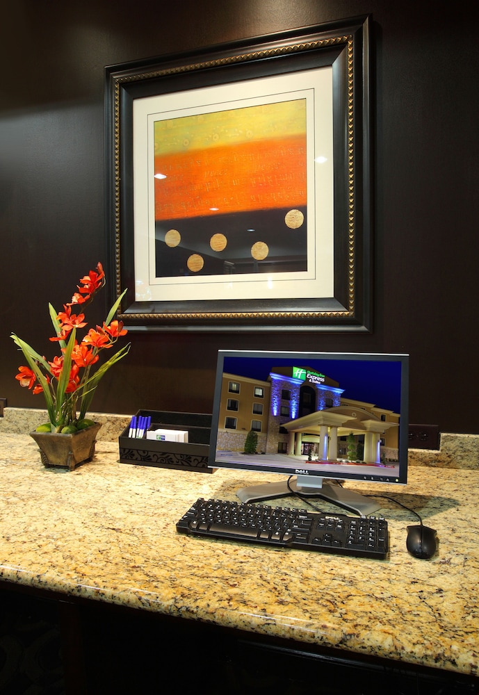 holiday inn express and suites paris texas by ihg