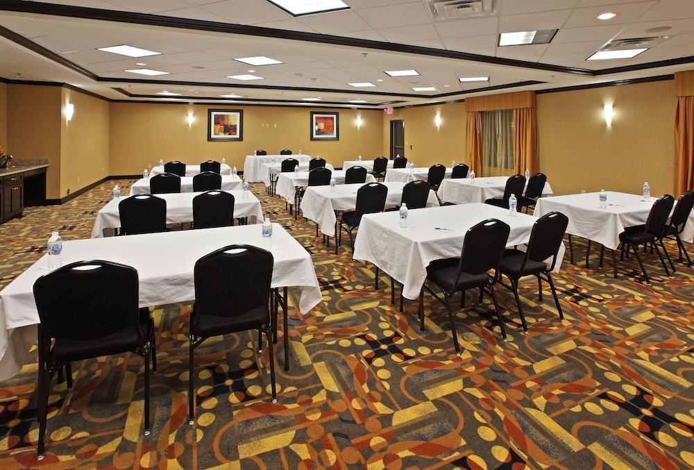 holiday inn express and suites paris texas by ihg