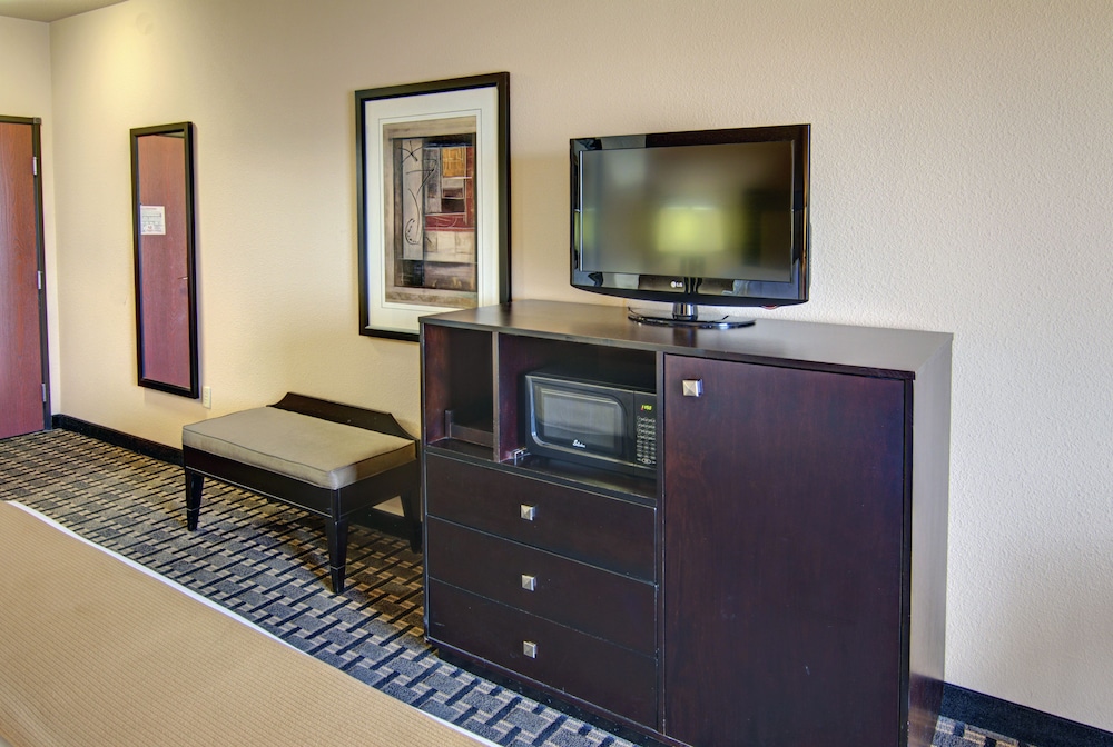 holiday inn express and suites paris texas by ihg