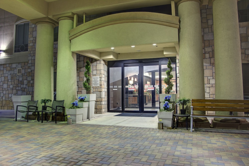 holiday inn express and suites paris texas by ihg