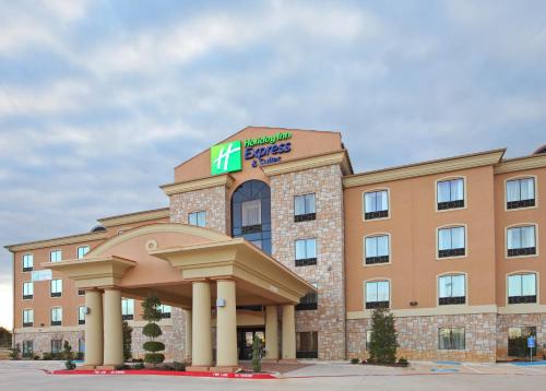 holiday inn express and suites paris texas by ihg