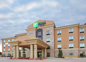 holiday inn express and suites paris texas by ihg