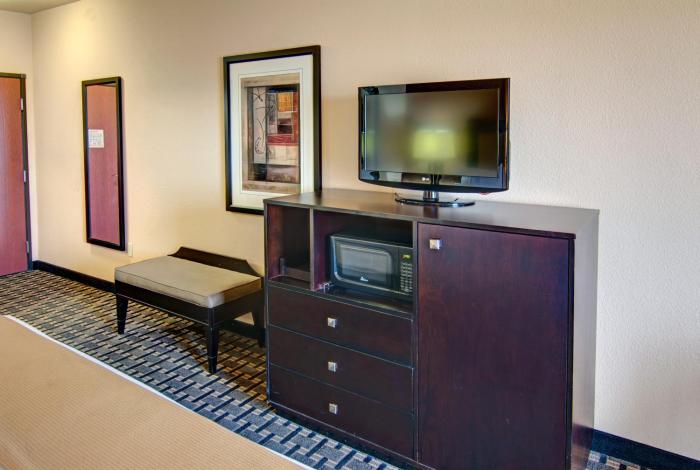 holiday inn express and suites paris texas by ihg
