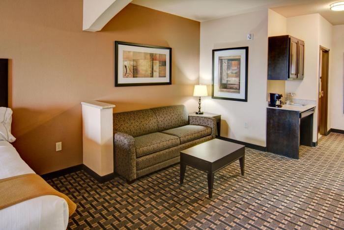 holiday inn express and suites paris texas by ihg