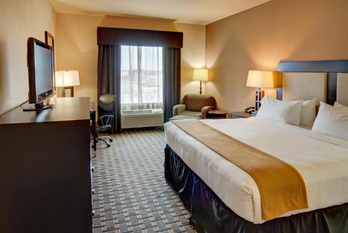 holiday inn express and suites paris texas by ihg