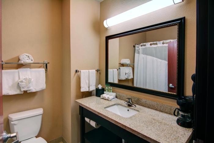 holiday inn express and suites paris texas by ihg