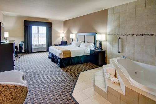holiday inn express and suites paris texas by ihg