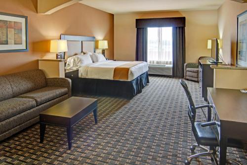 holiday inn express and suites paris texas by ihg