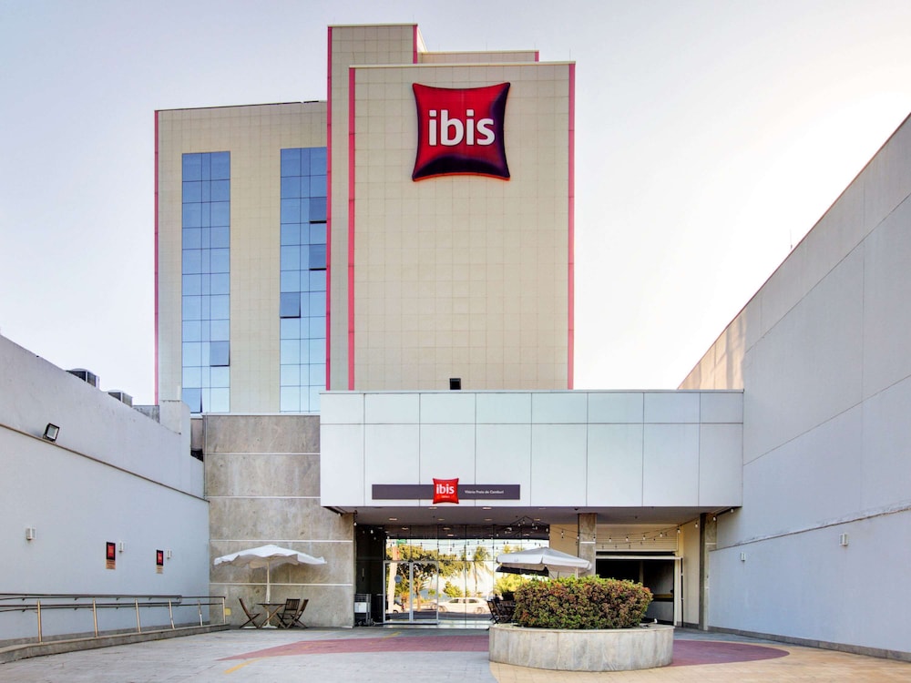 ibis vitoria praia de camburi