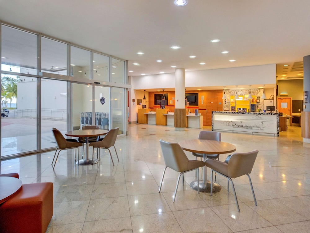 ibis vitoria praia de camburi
