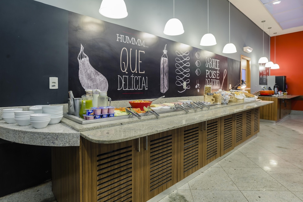 ibis vitoria praia de camburi