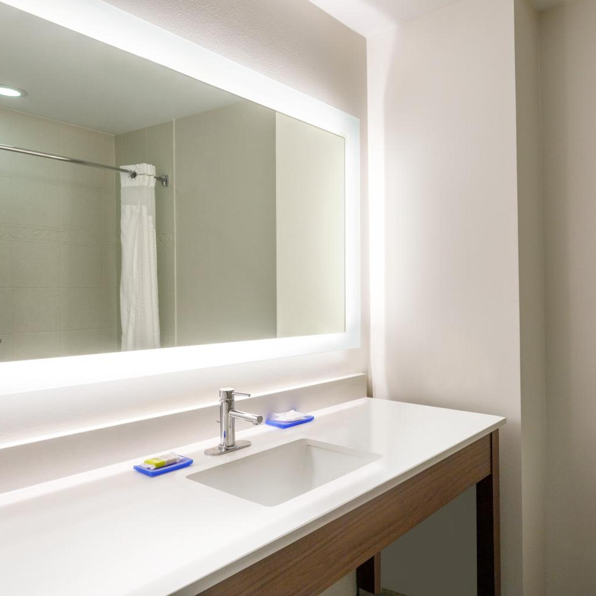 holiday inn express inn and suites searcy by ihg