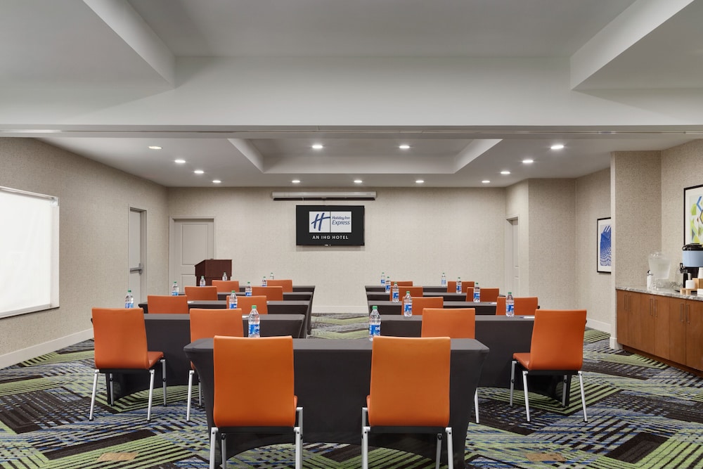 holiday inn express inn and suites searcy by ihg