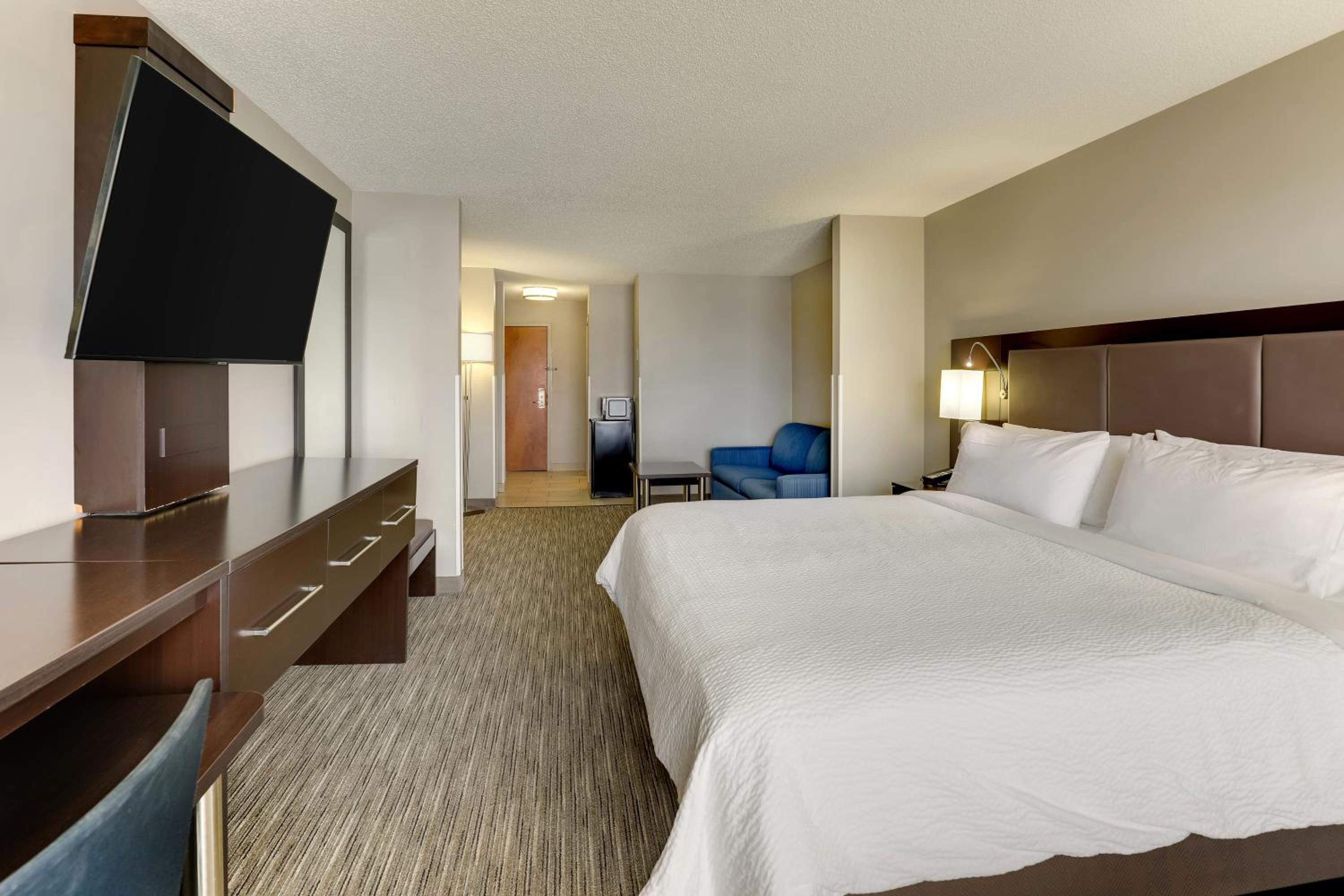holiday inn express and suites montpelier by ihg