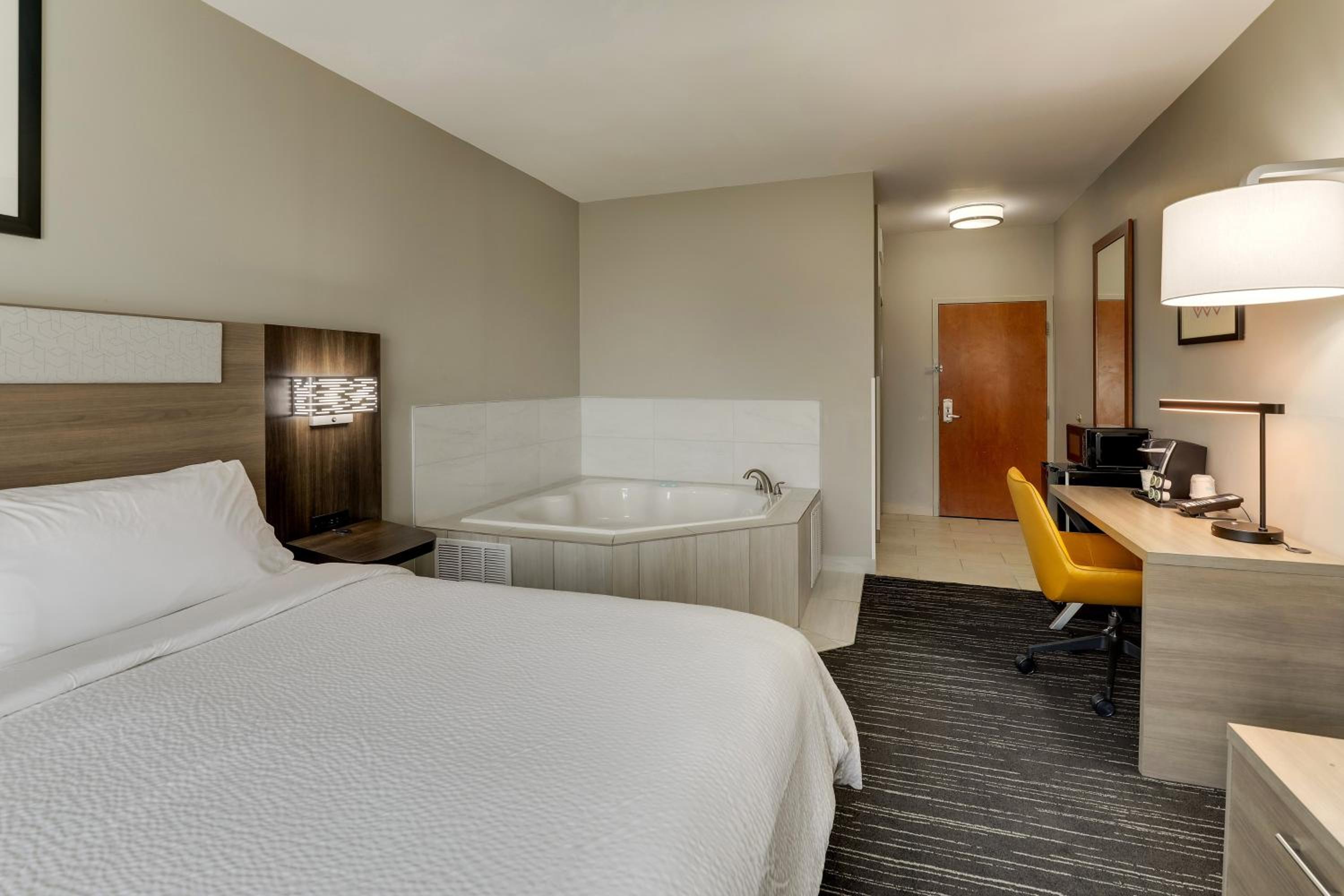 holiday inn express and suites montpelier by ihg