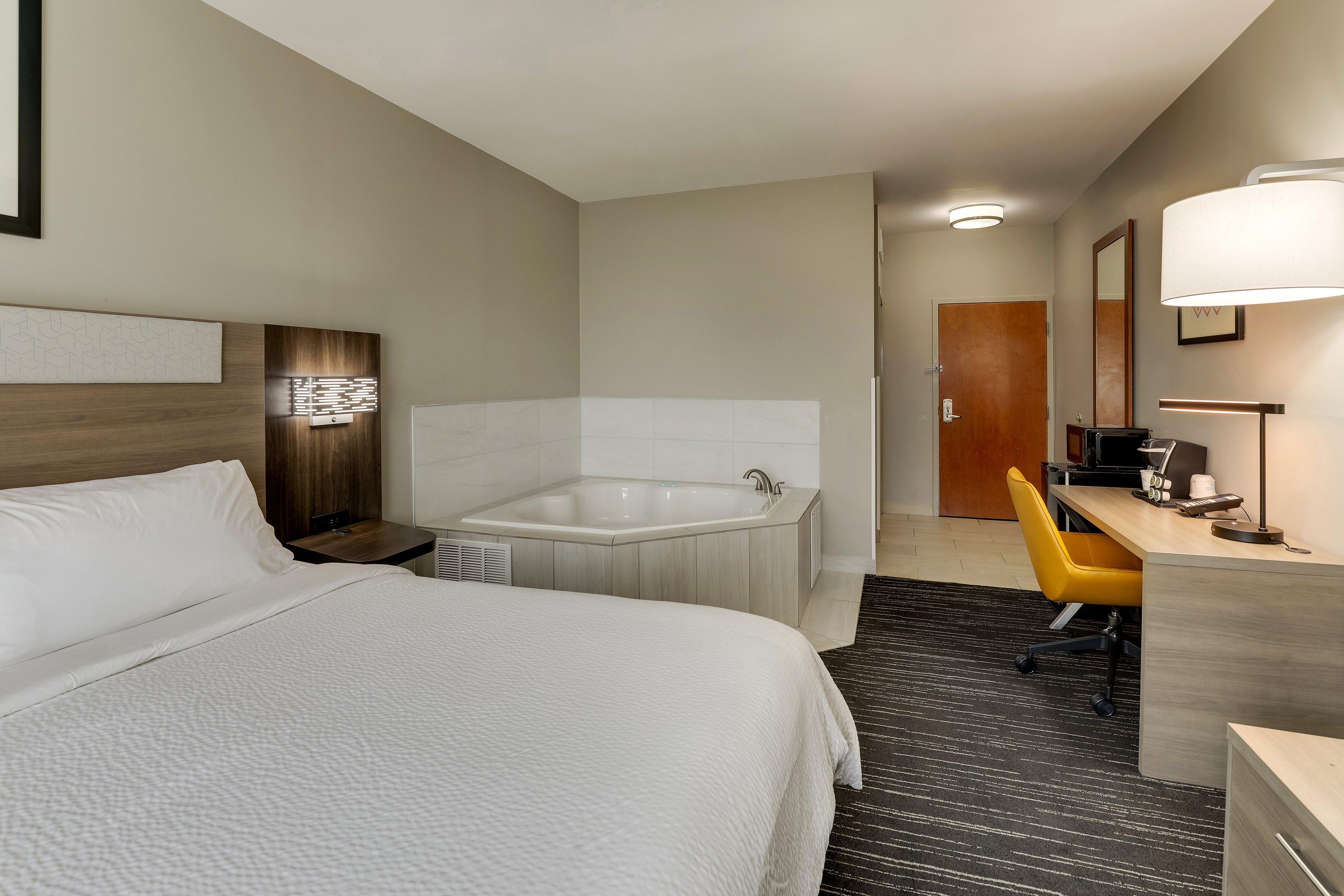 holiday inn express and suites montpelier by ihg