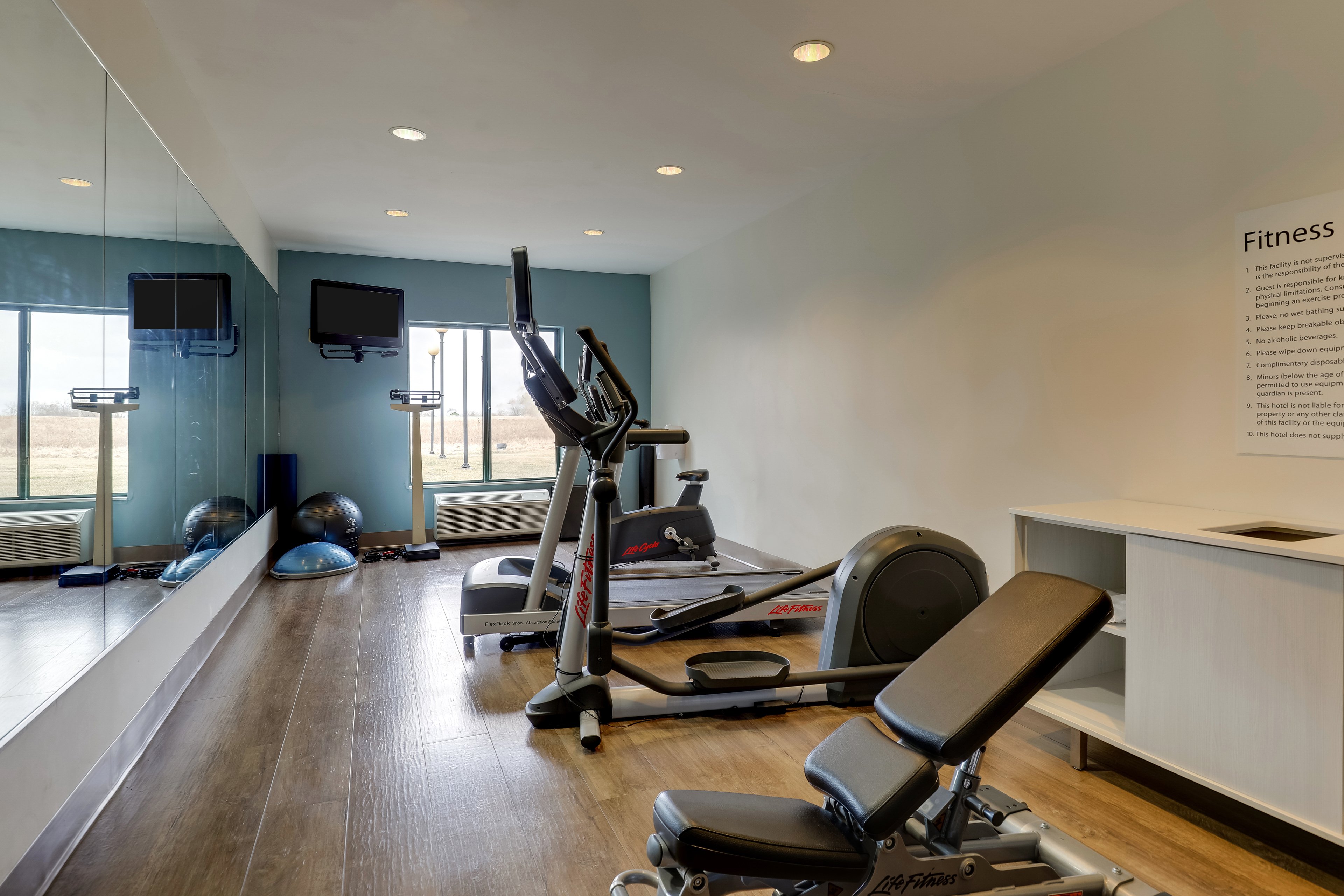 holiday inn express and suites montpelier by ihg