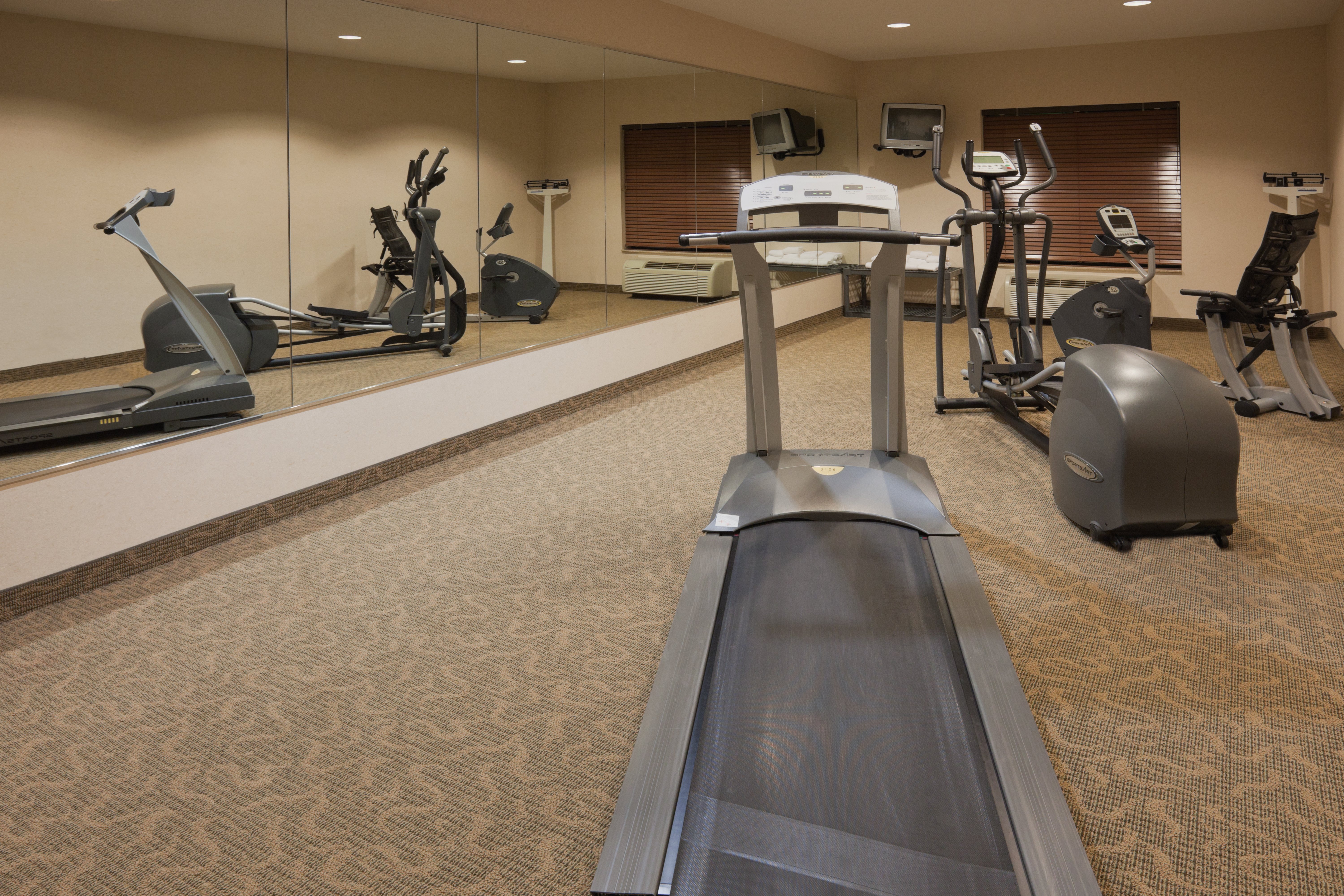 holiday inn express and suites montpelier by ihg
