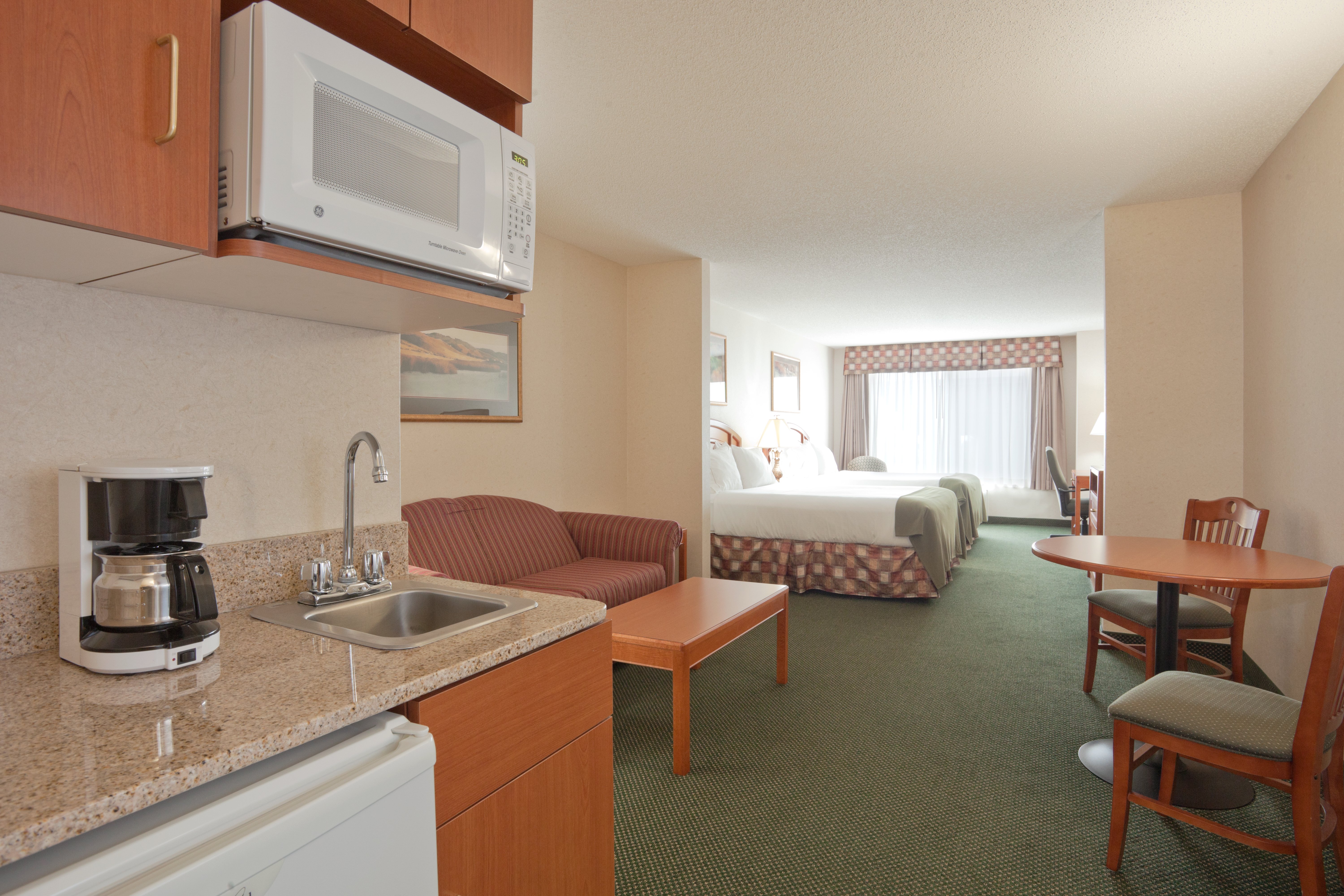 holiday inn express and suites montpelier by ihg