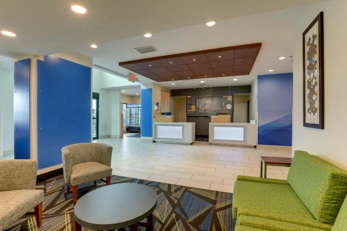 holiday inn express and suites montpelier by ihg
