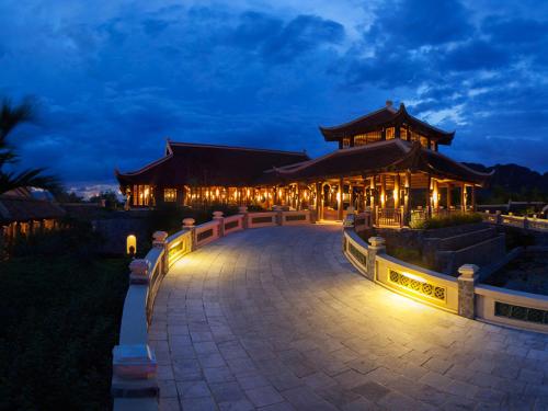 emeralda resort ninh binh